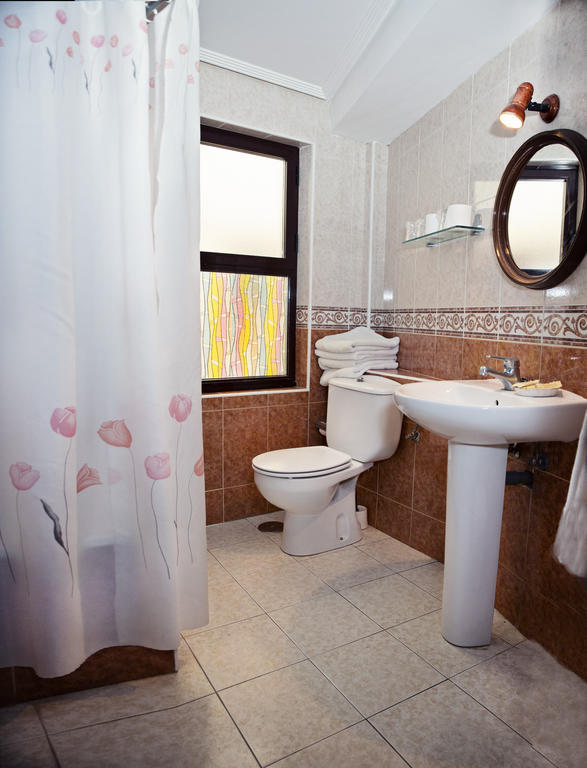 Hostal Guzman El Bueno By Gaiarooms ليون الغرفة الصورة